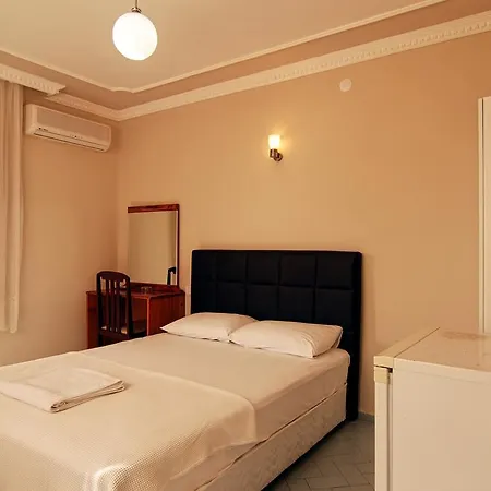 Ξενοδοχείο με διαμερίσματα Zafer *