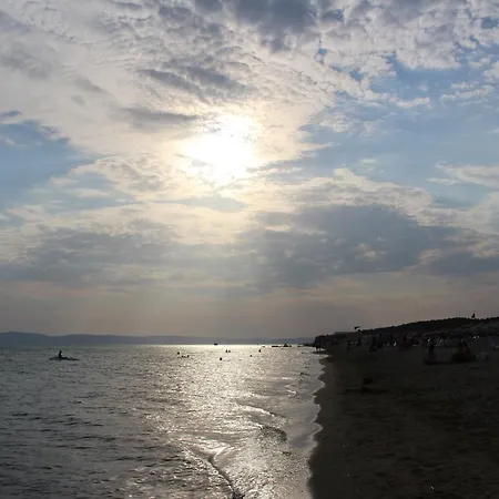 Zafer Ξενοδοχείο με διαμερίσματα *