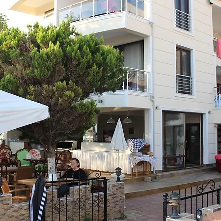 Ξενοδοχείο με διαμερίσματα Zafer Ayvalı