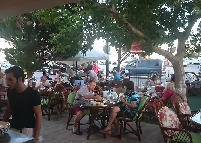 Ξενοδοχείο με διαμερίσματα Zafer *