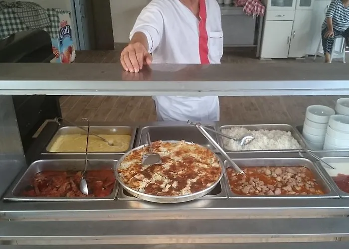 Ξενοδοχείο με διαμερίσματα Zafer *